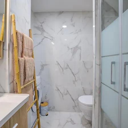 Apartamento Proche De La ,appartement Lumineux Et Climatise Antibes